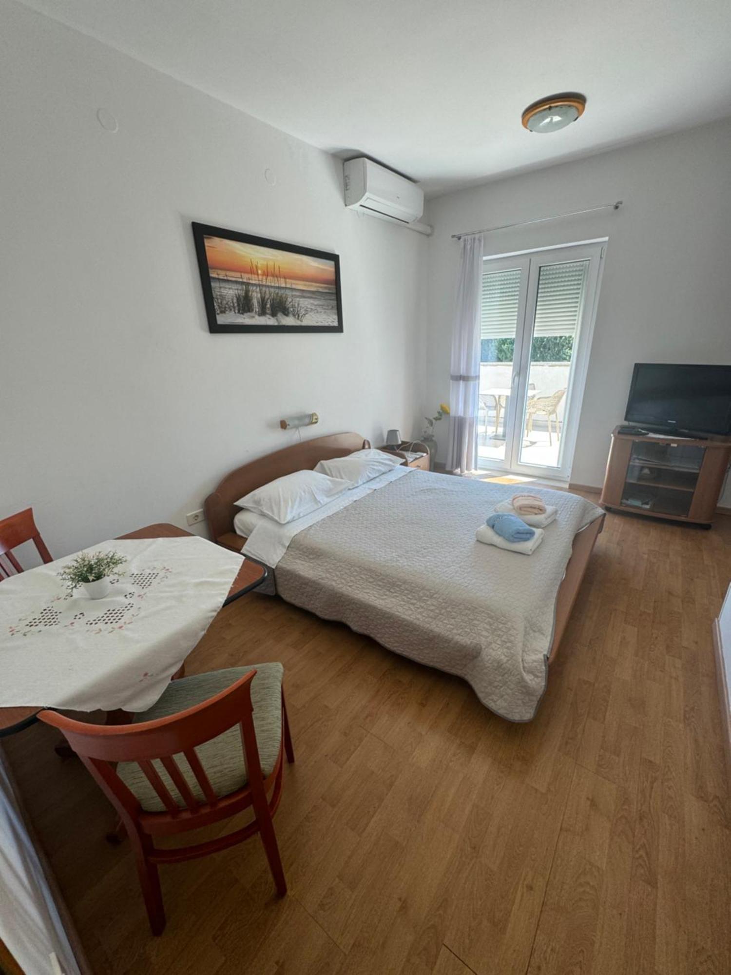 Apartments And Rooms Orazem Zoro Portoroz Exterior photo